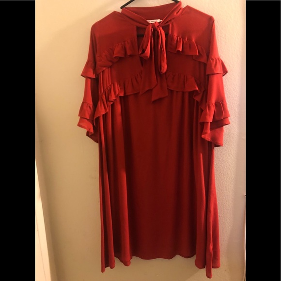 Dress - Picture 1 of 4